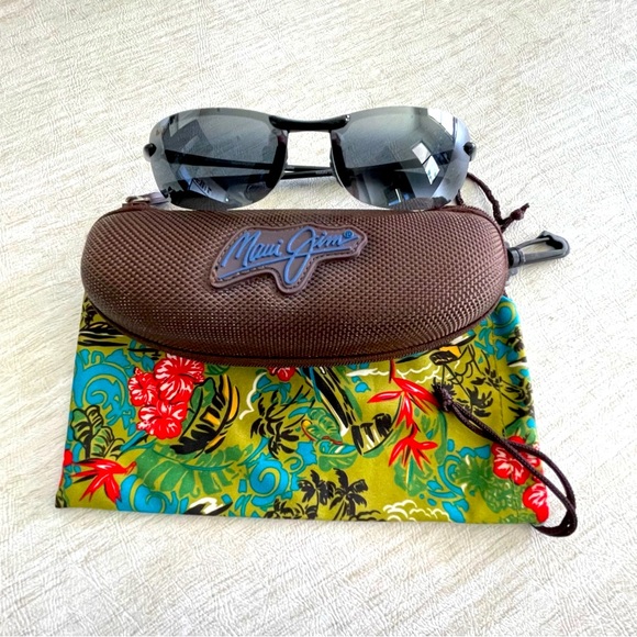 Maui Jim Makaha MJ-405-02 Polarized Sunglasses - Picture 1 of 16
